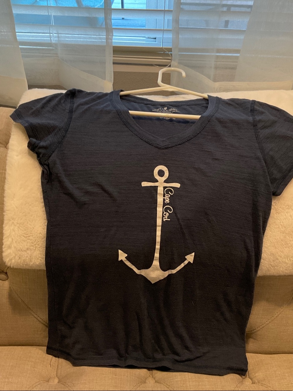 Navy V-Neck Anchor Graphic Tee - Casual Women's Short Sleeve